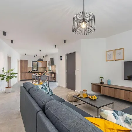 Villa Isabel Vrznaveri