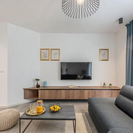 Villa Isabel With Heated Pool Near Porec Vrznaveri