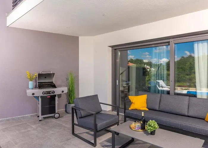 Isabel Villa Vrznaveri